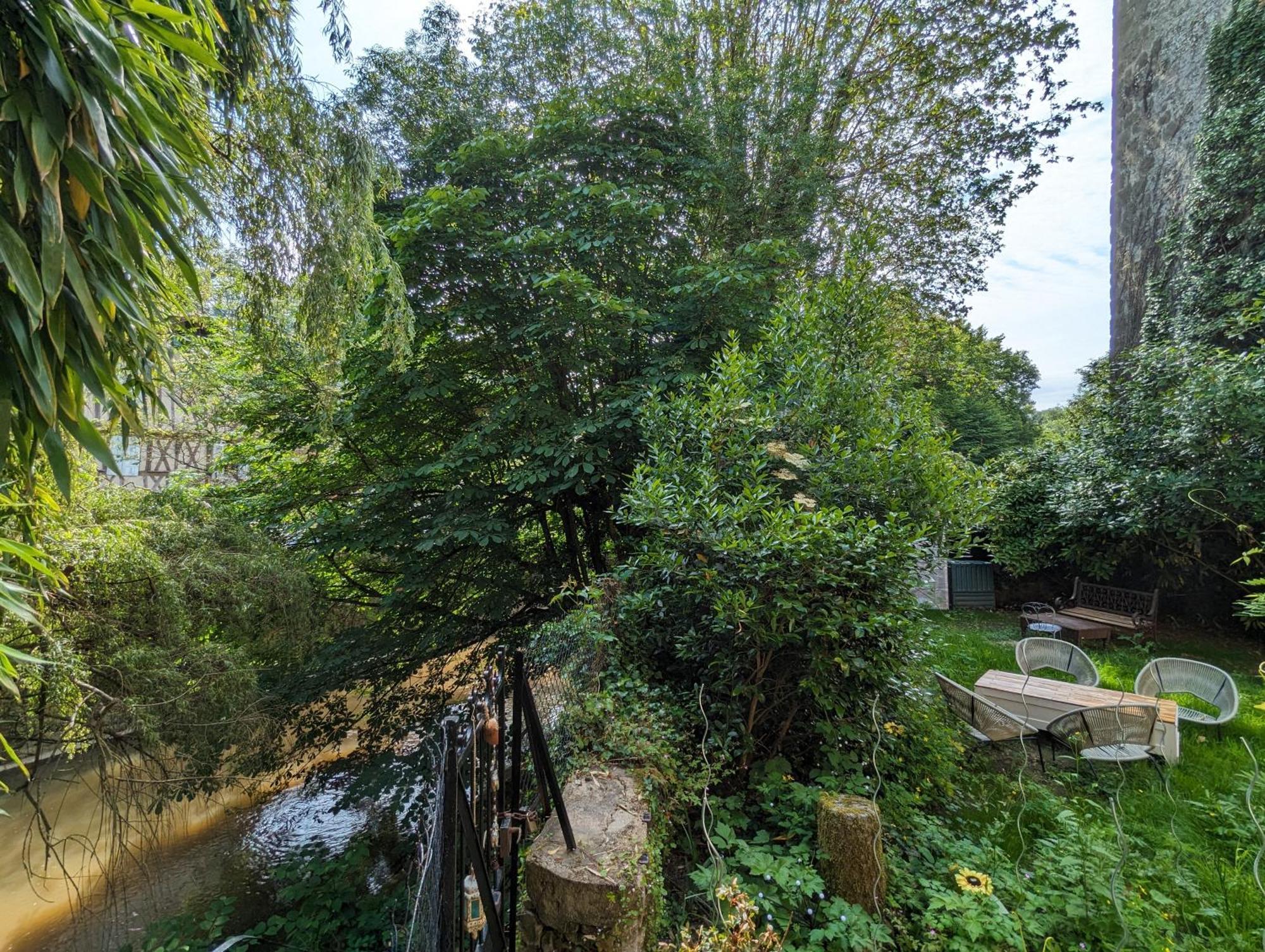 Manoir Des Arts Bed & Breakfast กงโฟลองส์ ภายนอก รูปภาพ